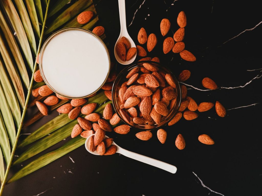 kacang almond untuk ibu hamil